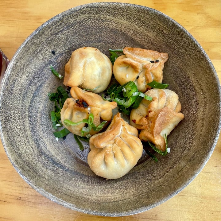 photo of Kambo Sushi Gyozas De Verduras shared by @thealexrae on  05 Dec 2023 - review