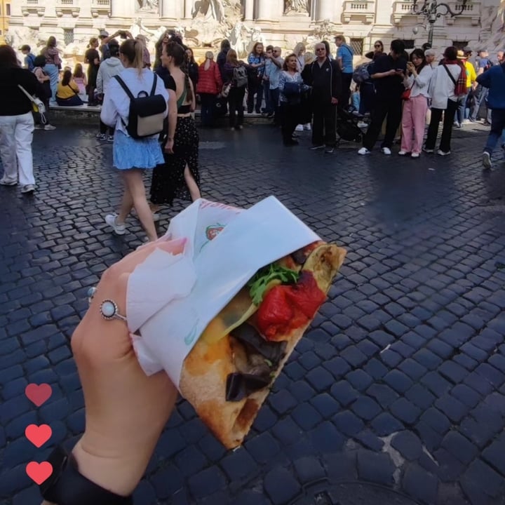 photo of Pizza in Trevi Pizza Con Le Verdure shared by @atlantis on  23 Apr 2024 - review