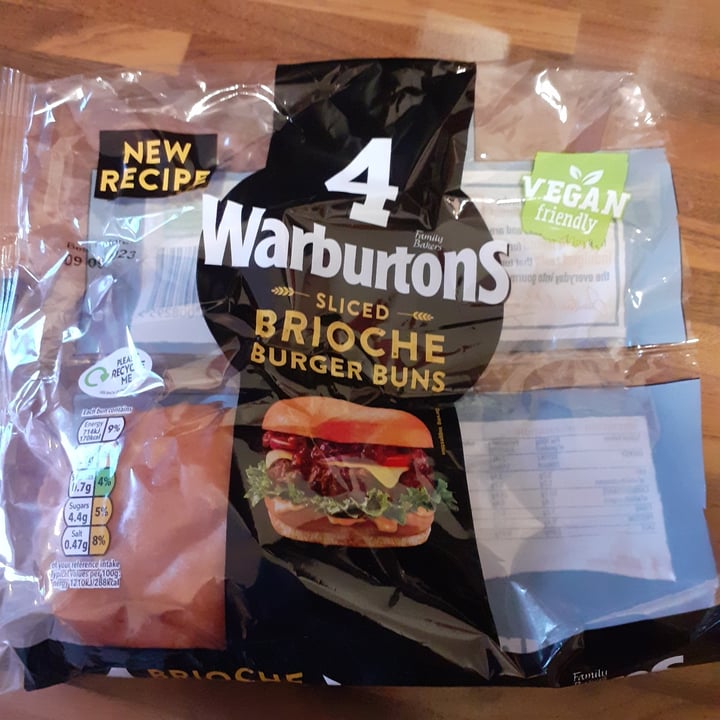 photo of Warburtons 4 Sliced Brioche Burger Buns shared by @lucylou77 on  08 Sep 2023 - review