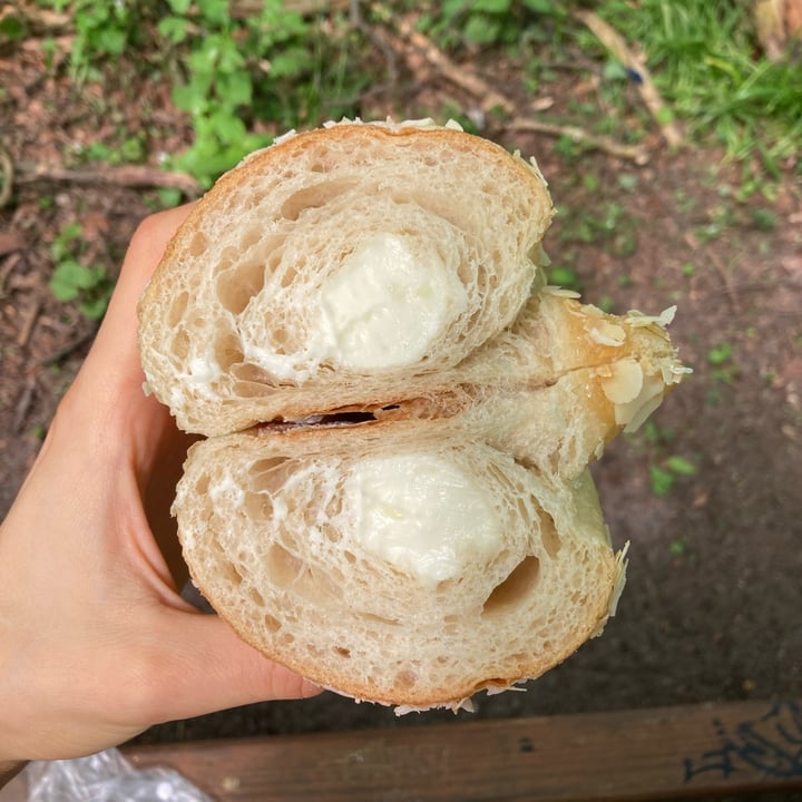 photo of Veganer Göing Vanille Croissant shared by @david- on  03 May 2024 - review