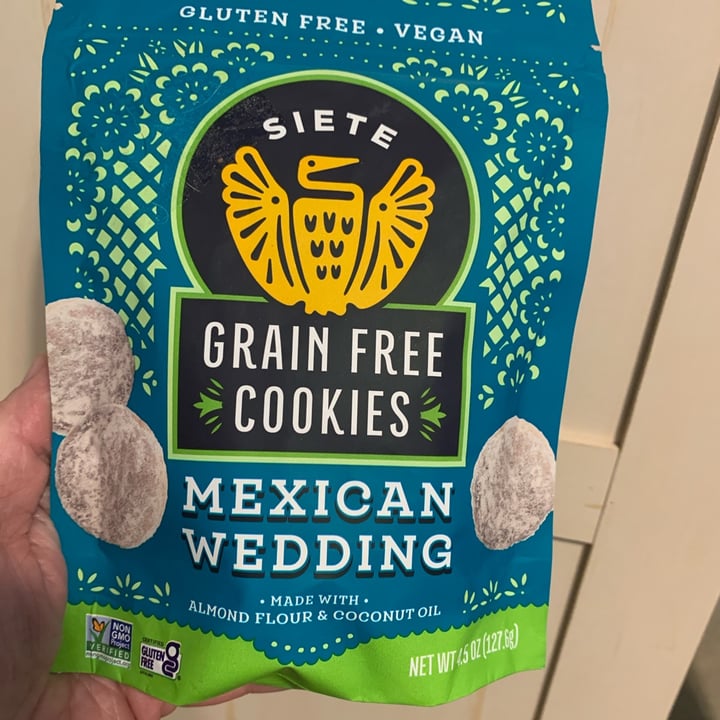 photo of Siete Family Foods Grain Free Cookies Mexican Wedding shared by @onehungryvegan on  28 Apr 2024 - review