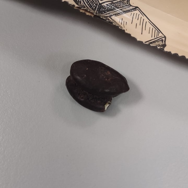 photo of Koro Arachidi ricoperte di cioccolato Fondente shared by @camireds on  12 Dec 2023 - review