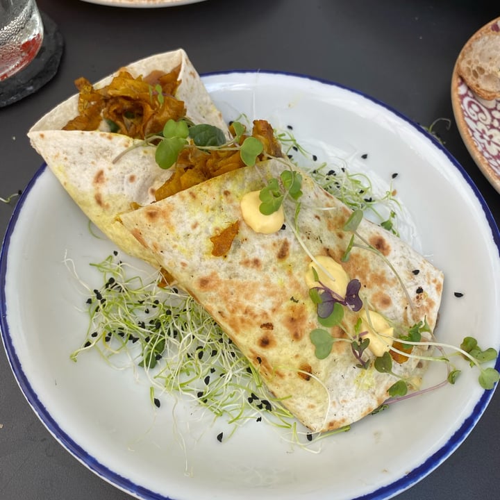photo of Utopía Tacos shared by @rebevegana on  12 Aug 2024 - review