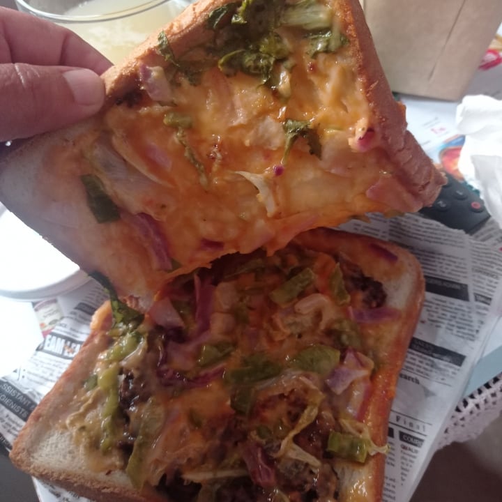 photo of deWeggie's Sàndwich Veggie Cheese shared by @isabeletta on  05 May 2024 - review