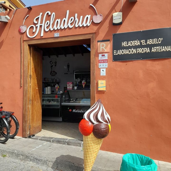 photo of Heladeria El Abuelo Chocolate Negro shared by @danielgl on  23 Apr 2024 - review