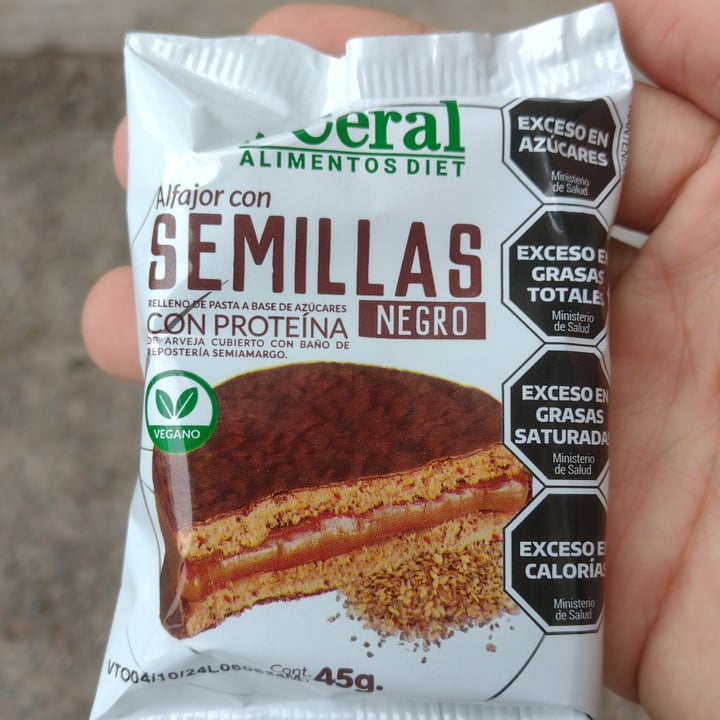 photo of Ceral Alimentos Diet alfajor shared by @thomasbr05 on  27 Aug 2024 - review