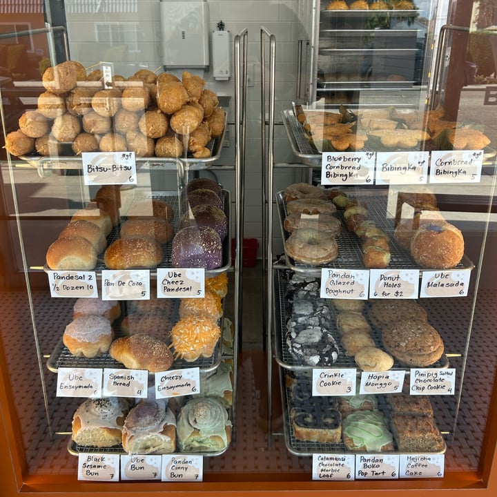 photo of San & Wolves Bakeshop Ube Bun & Pandan Buko Pop Tart shared by @samanthab3 on  19 May 2025 - review