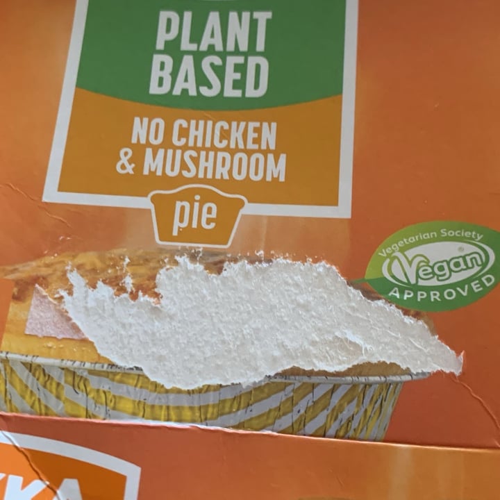 photo of pukka pie Chicken And Mushroom shared by @greenpiglet on  22 Aug 2025 - review