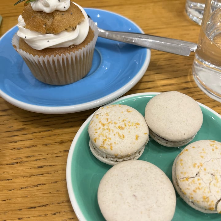 photo of Cloud Cakes Cupcake E Macaron shared by @harunoyuki on  13 Apr 2024 - review