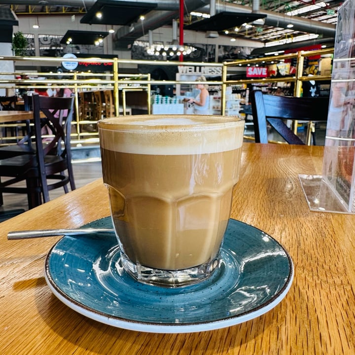 photo of Kaylee's Eatery Oat Milk Flat White shared by @reshmikhan on  15 Jan 2024 - review