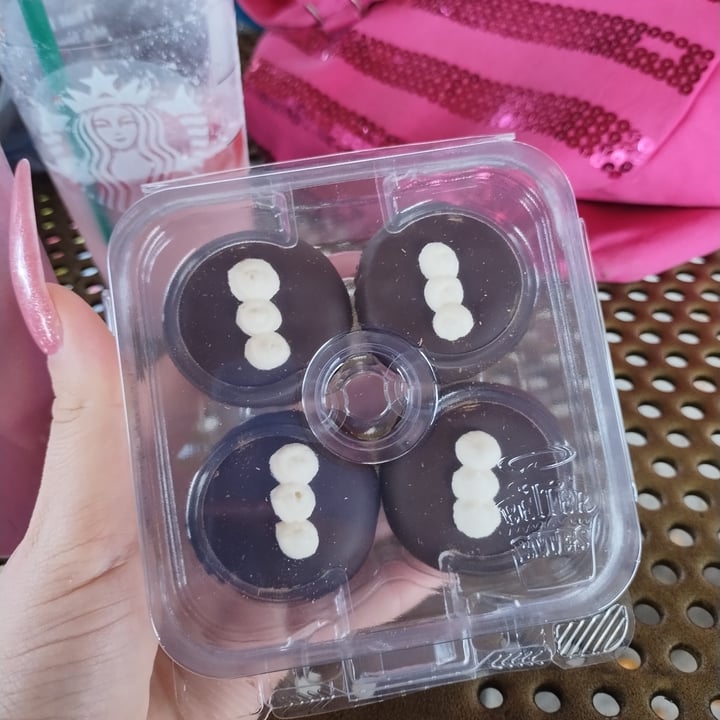 photo of Leah’s Better Bites lil mo’s vegan cupcakes shared by @alyssaa on  22 Jan 2024 - review