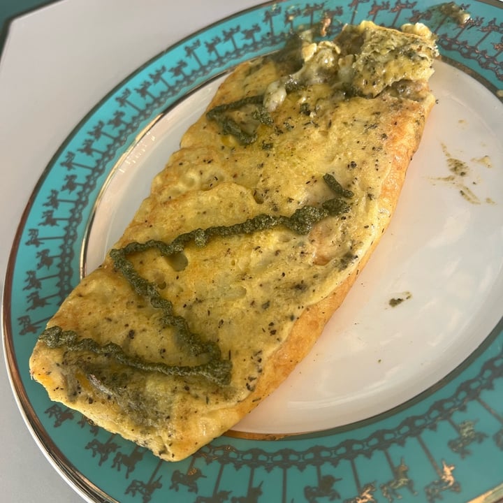 photo of Unicorniverse Bakery & Cafe Pesto Fromages shared by @vegansearchparty on  01 Sep 2023 - review