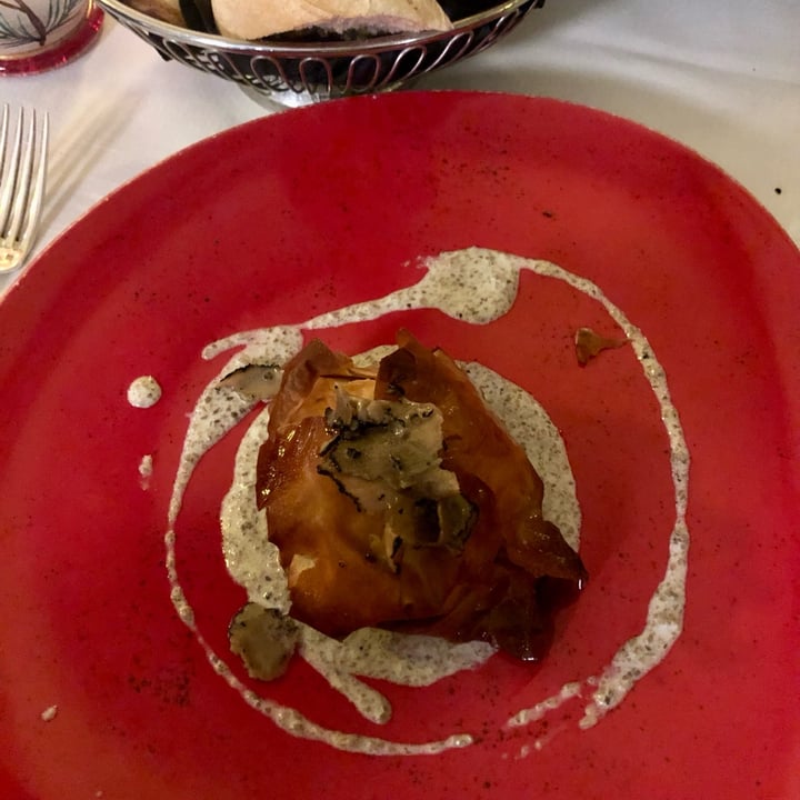 photo of Ristorante da Mario alla Fava Filetto Di Barbabietola Rossa In Crosta, Con Paté Di Porcini E Salsa Al Tartufo shared by @psfrancesca on  19 Dec 2023 - review