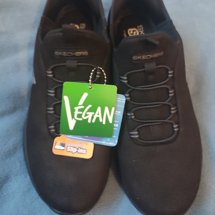 photo of Sketchers Vegan Air-Cooled Memory Foam Black Flats shared by @athoucha on  13 Dec 2024 - review