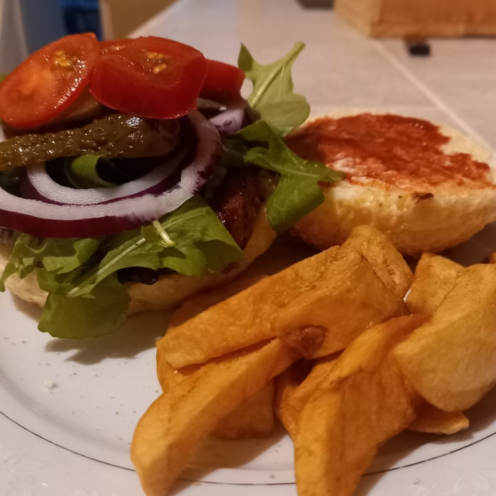 photo of Fry's Family Food Big burger shared by @bettyspaghetti on  27 May 2024 - review