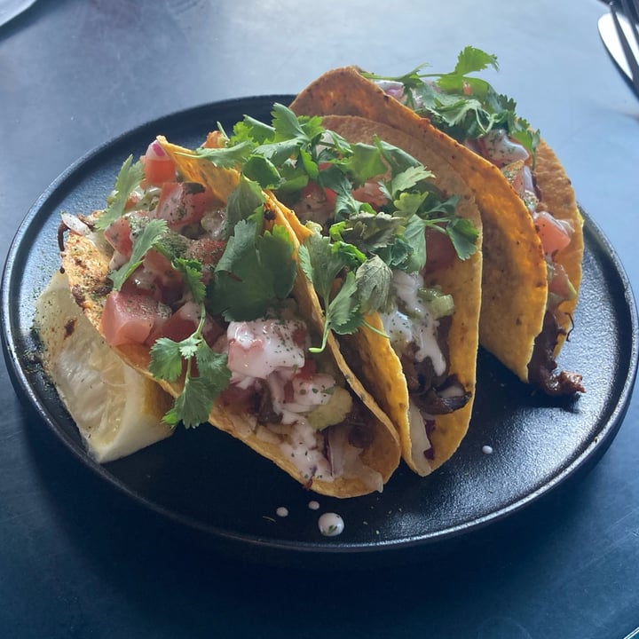 photo of Tortuga Loca King Oyster Mushroom Tacos shared by @catherinews on  18 Nov 2023 - review