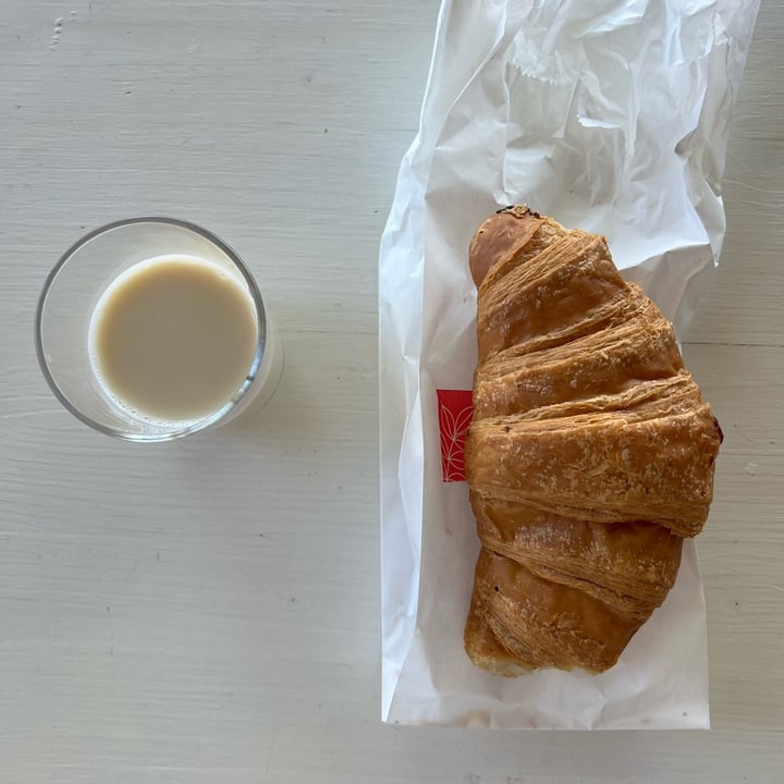 photo of Panificio Fior Di Grano Cornetto Con Marmellata shared by @gretyl on  01 Jun 2024 - review