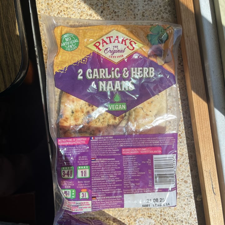 photo of patakis 2 Garlin & Herb Naan shared by @alessiatal on  24 May 2025 - review