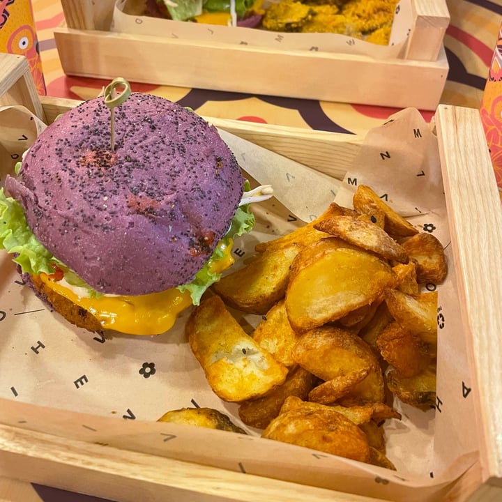 photo of Flower Burger Flower Burger shared by @tsarinaveg on  21 Apr 2024 - review