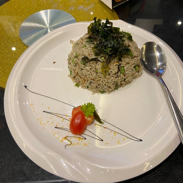 photo of LVC Vege Restaurant 创意林镇藩料理坊 Mushroom Basil Fried Rice shared by @fxk on  04 Apr 2024 - review