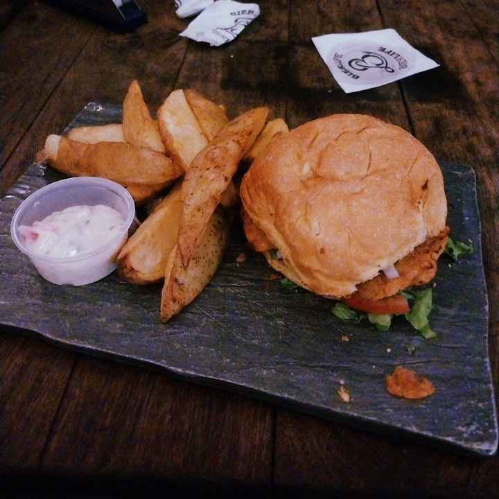 photo of Bierlife Hamburguesa Vegana shared by @nanicuadern on  15 Dec 2024 - review
