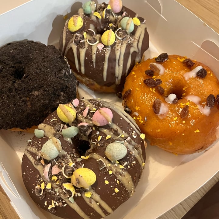 photo of Dam Good Dough Easter Donuts shared by @howiveganpodcast on  31 Mar 2024 - review