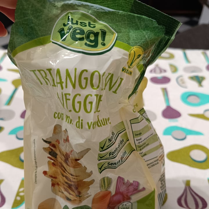 photo of Just Veg! (ALDI Italy) Triangolini veggie shared by @littlepoppyseed on  04 Jan 2024 - review