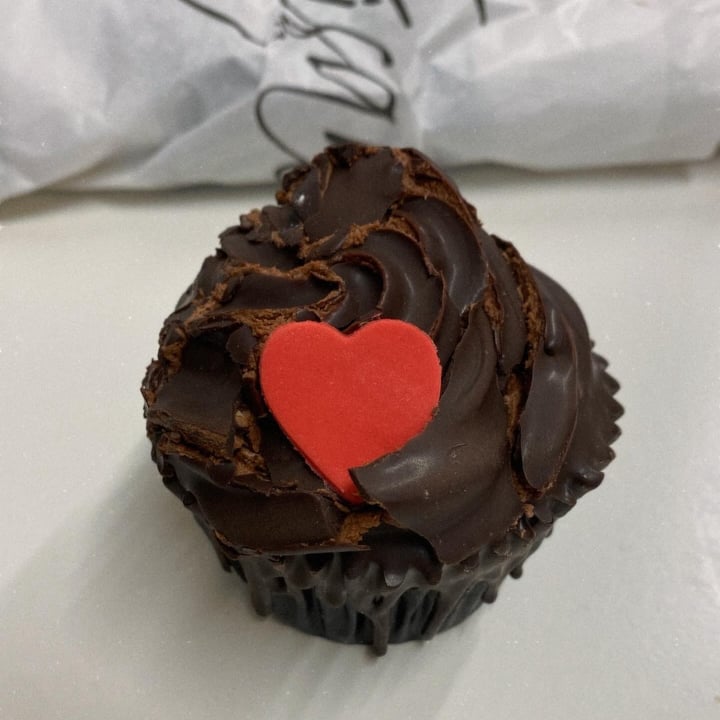 photo of Coughlan's Bakery Caramel & Chocolate Valentine’s cupcake shared by @vegansuttonmama on  14 Feb 2024 - review