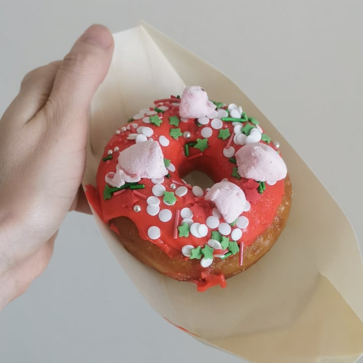 photo of Hulis Donuts Christmas Donut shared by @viiathevegan on  25 Dec 2023 - review