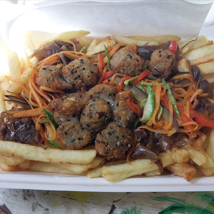 photo of La Joya Sanguches Chorrillana vegana shared by @pauluna on  06 Oct 2025 - review