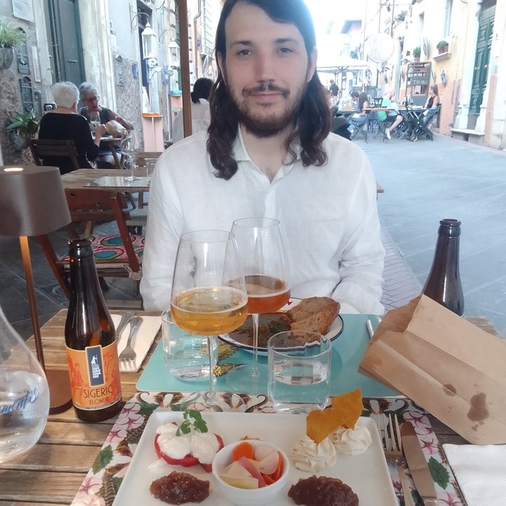 photo of Sementis Piatto Di Formaggi Vegetali E Frutta Secca, Marmellate, Chutney, Verdure Fermentate E Crackers Crudisti shared by @-chiara- on  21 Jun 2024 - review