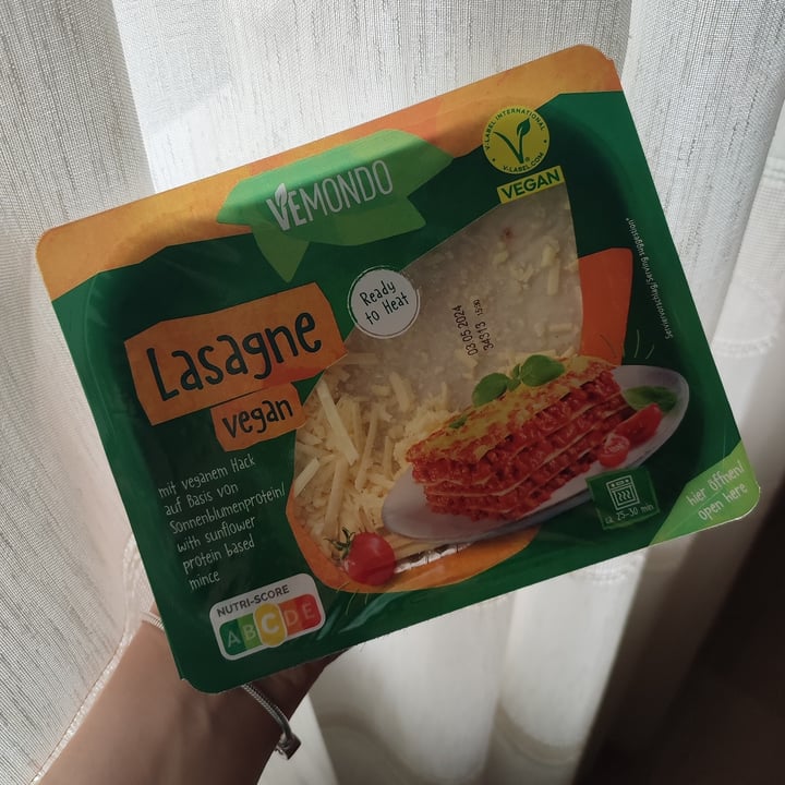 photo of Vemondo Vegan Lasagna shared by @flouredfingers on  22 Apr 2024 - review