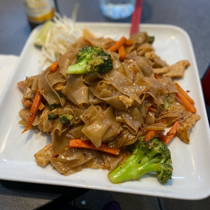 photo of Darin Vegan House Pad See Ew shared by @knorthway on  04 May 2025 - review