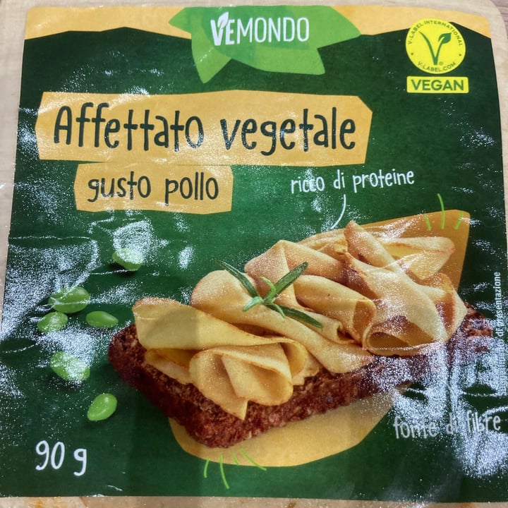 photo of Vemondo Affettato Vegetale Gusto Pollo shared by @ac5drawing on  06 Jan 2024 - review