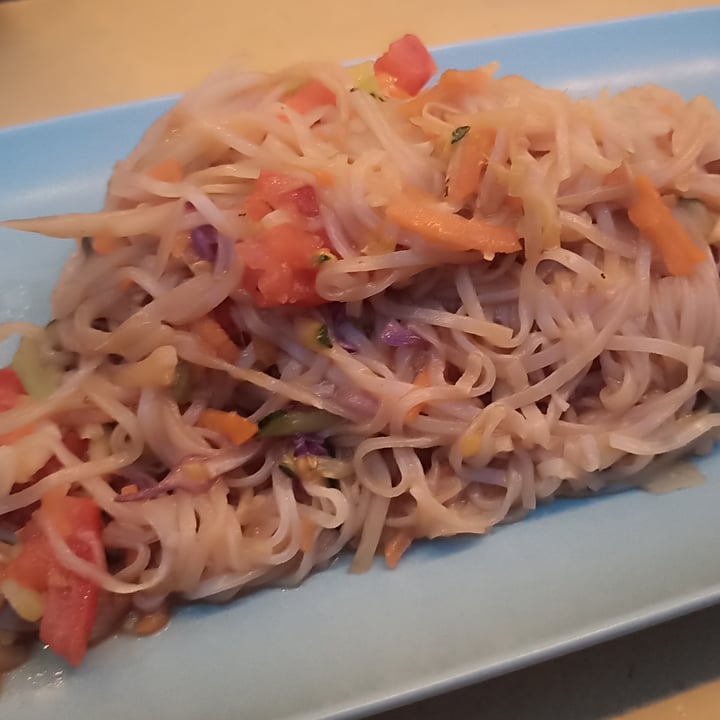 photo of Accademia del pomelo Noodles con verdure shared by @ghocri on  22 Jun 2025 - review