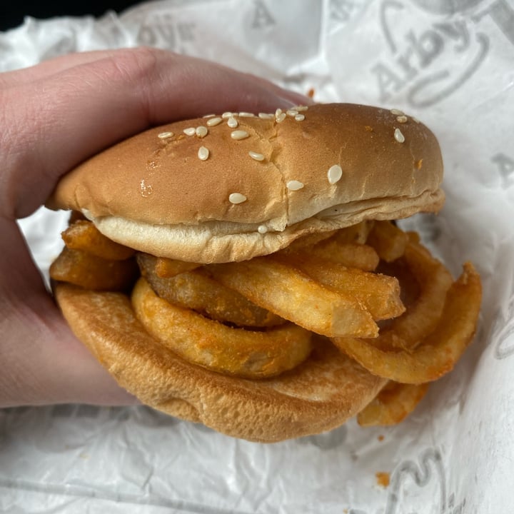 photo of Arby's Apple Turnover shared by @friendlyvegan on  30 Apr 2024 - review