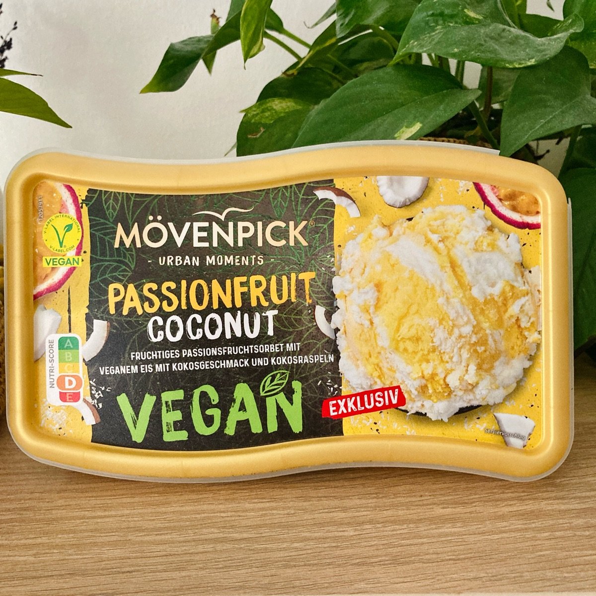 passionfruit-coconut-ice-cream-from-m-venpick-vegan-product-reviews