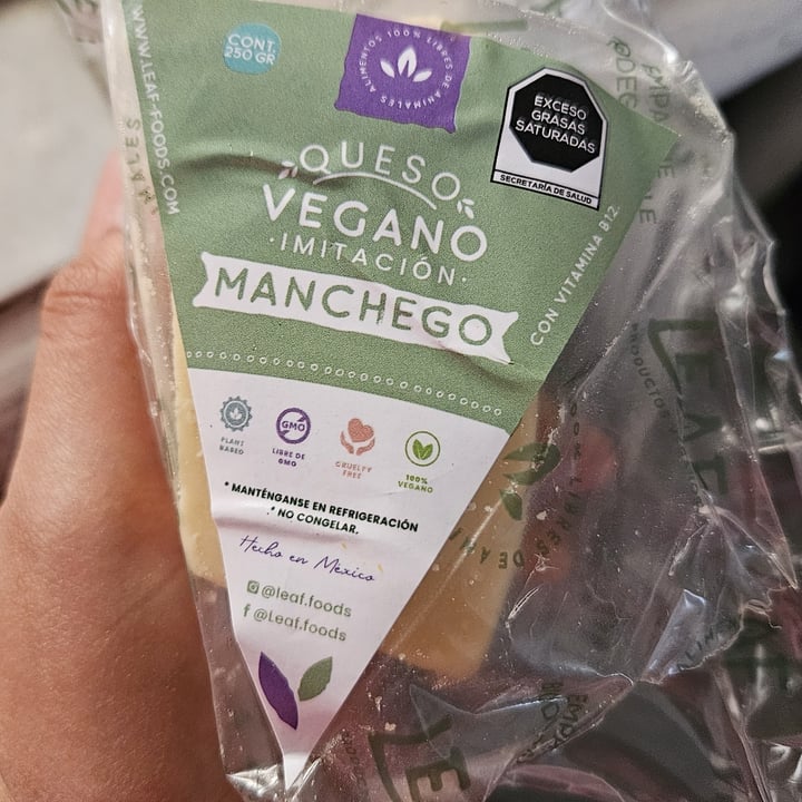 photo of Leaf Queso imitación manchego shared by @darkxocolatl on  19 Apr 2024 - review