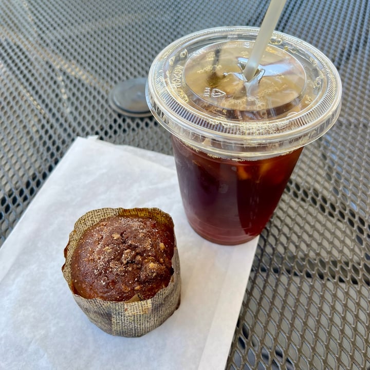 photo of Roy's Station Coffee & Tea Apple Cinnamon Muffin shared by @kyu on  30 Apr 2024 - review