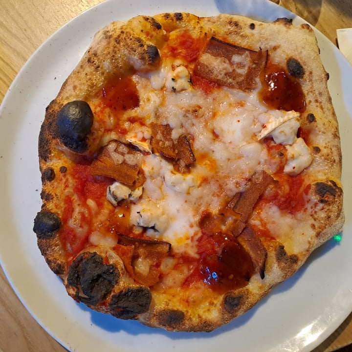 photo of Purezza - Vegan Pizza Camden Four Cheese Pizza shared by @kristhesfiguz on  24 Nov 2023 - review