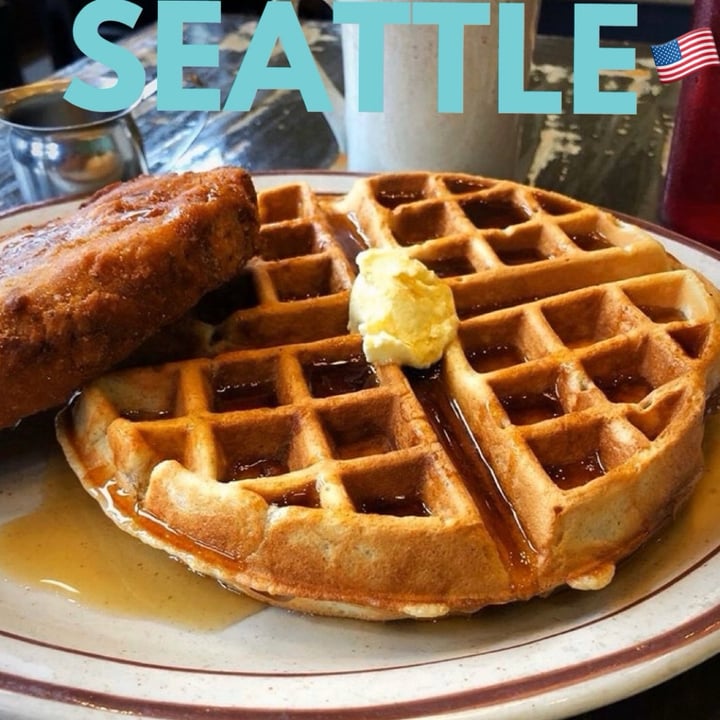 photo of Wayward Vegan Cafe Chick’un and Waffles shared by @cosmicgalaxygirl on  15 Feb 2020 - review