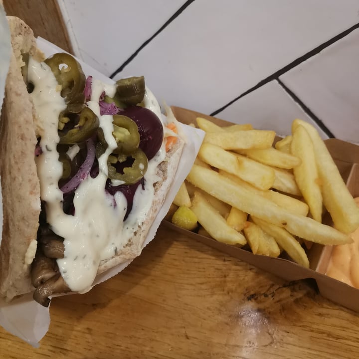 photo of MOAZ Vegan Fast Food Restaurant Pita with Shawarma Mushrooms shared by @hawes53 on  25 Oct 2023 - review