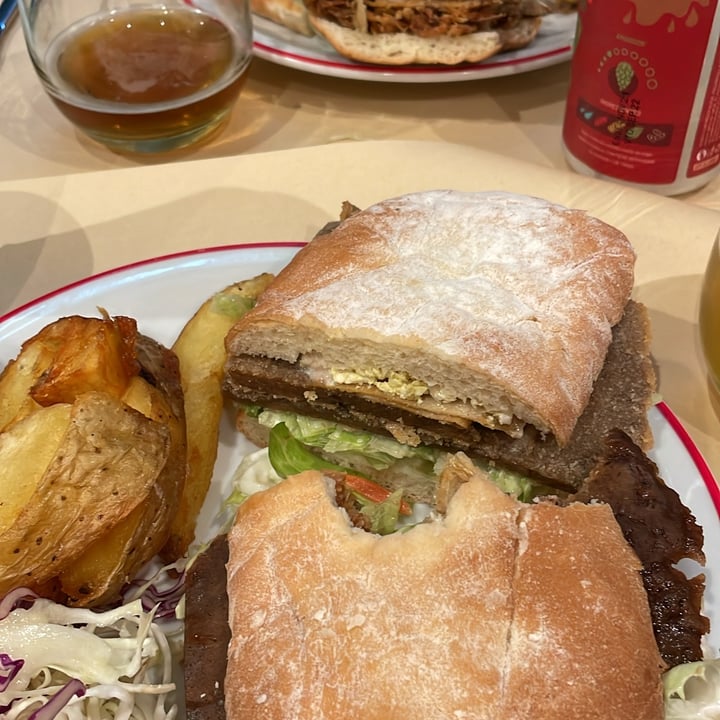 photo of Gordo Vegano Sandwich de Milanesa shared by @carolo on  12 Oct 2024 - review