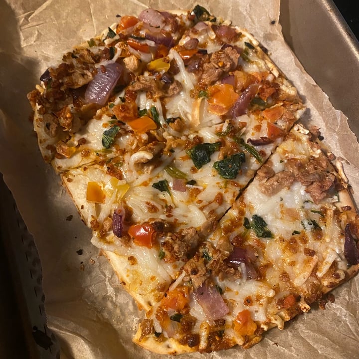 photo of Daiya Plant Based Chick’n Smoked Bac’n & Ranch Style Flatbread shared by @friendlyvegan on  12 Apr 2024 - review