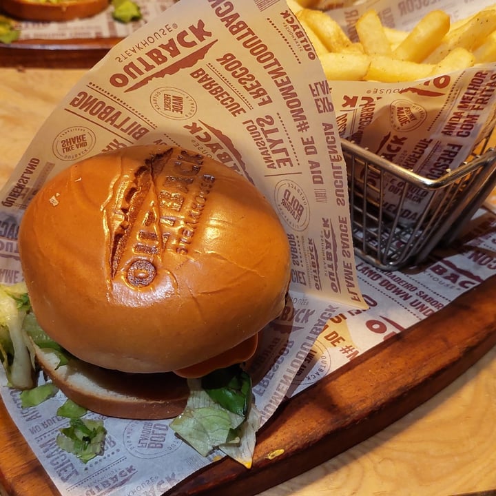 photo of Outback Steakhouse - Shopping Villa Lobos Plant Burger shared by @jcasati on  21 Apr 2024 - review