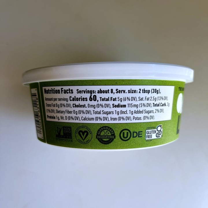 photo of Oatly Cream Cheese - Chive And Onion shared by @kyu on  06 May 2024 - review