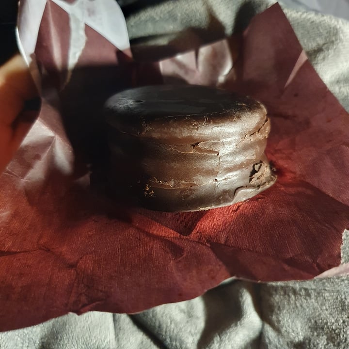 photo of La Cocina Veggie Alfajor Cacao Intenso shared by @santuarioveganpoint on  24 Nov 2024 - review