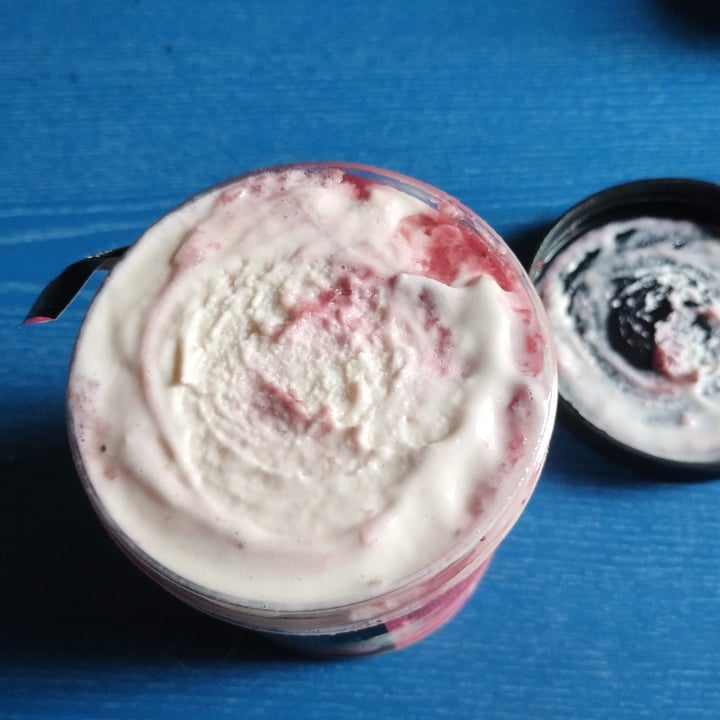 photo of NotCo Not Icecream Strawberries & Cream shared by @marielfer on  26 Oct 2023 - review
