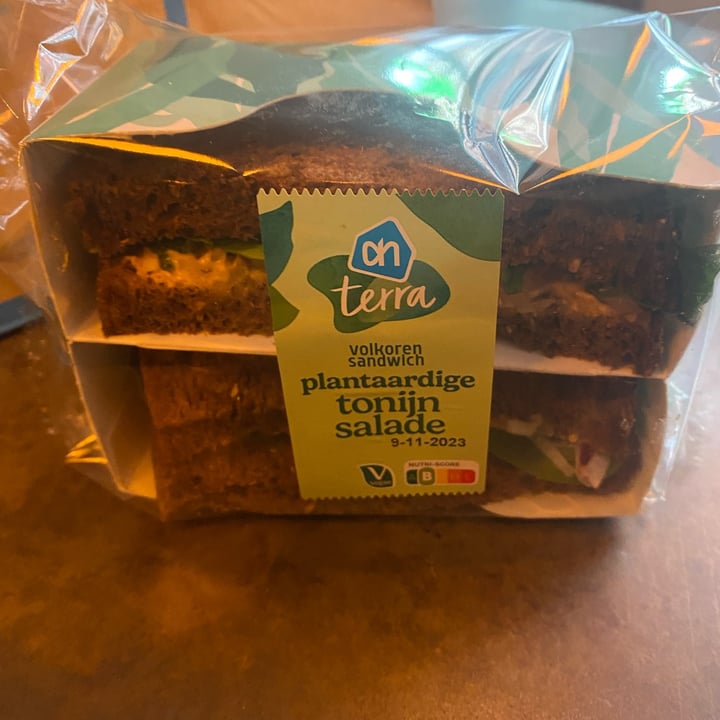 photo of Albert Heijn vegan tonijn salade shared by @mg94 on  09 Nov 2023 - review