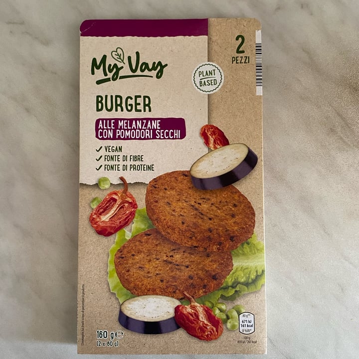 photo of MyVay burger alle melanzane con pomodori secchi shared by @veganforlife994 on  29 May 2024 - review